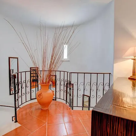 Casa Ninho - Spacious 5 Bedroom