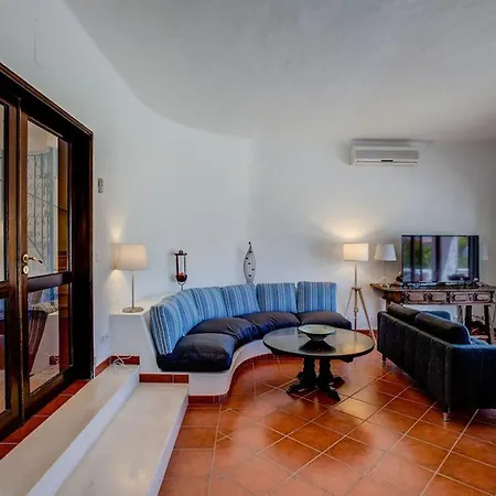 Casa Ninho - Spacious 5 Bedroom Villa *