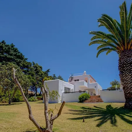 Casa Ninho - Spacious 5 Bedroom Villa