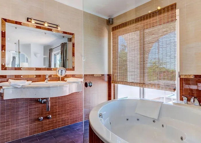 Villa Casa Ninho - Spacious 5 Bedroom Carvoeiro (Lagoa)