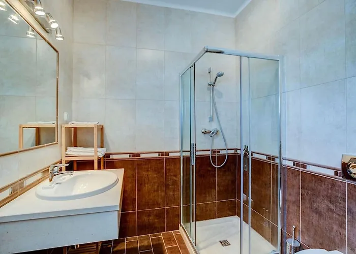 Casa Ninho - Spacious 5 Bedroom *