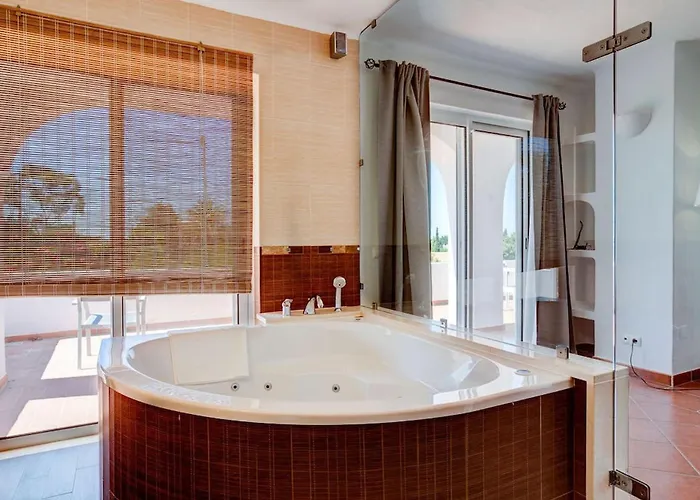 Casa Ninho - Spacious 5 Bedroom Carvoeiro (Lagoa)