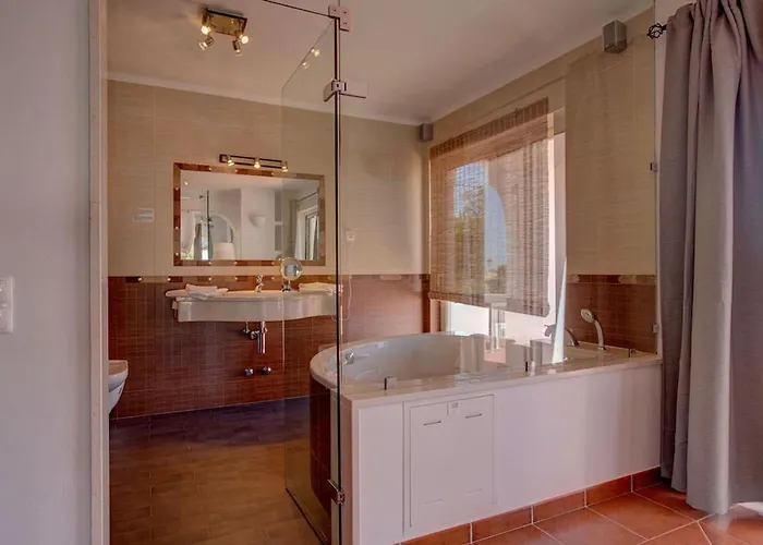 Casa Ninho - Spacious 5 Bedroom Carvoeiro (Lagoa)