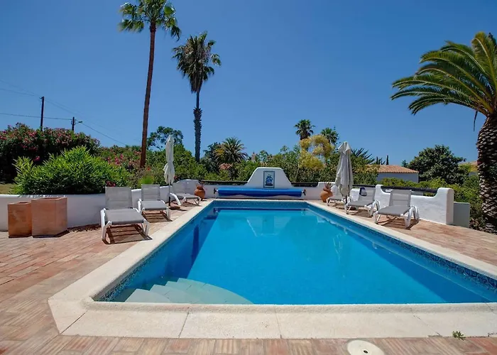 Casa Ninho - Spacious 5 Bedroom Villa