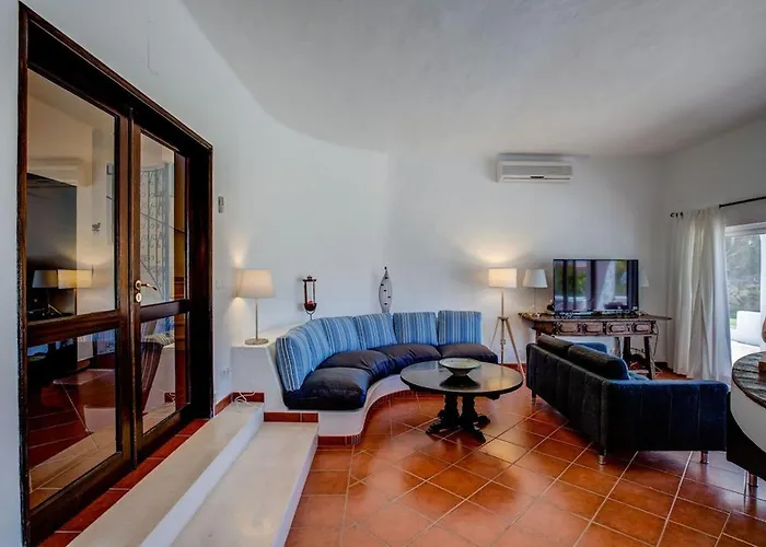 Casa Ninho - Spacious 5 Bedroom Villa *