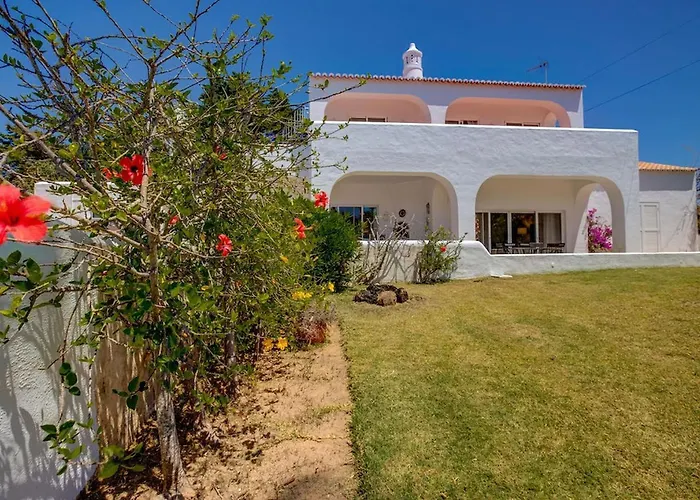 Casa Ninho - Spacious 5 Bedroom Villa