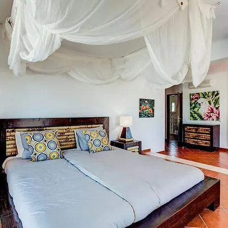 Casa Ninho - Spacious 5 Bedroom וילה קארבואירו