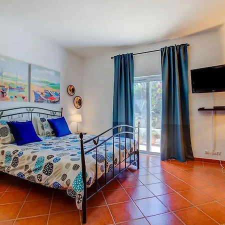 וילה Casa Ninho - Spacious 5 Bedroom קארבואירו