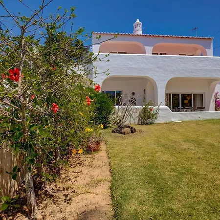 Casa Ninho - Spacious 5 Bedroom Villa